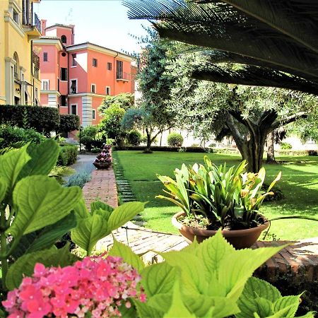 Duchi Di Castro Chic Apartment Рим Екстериор снимка