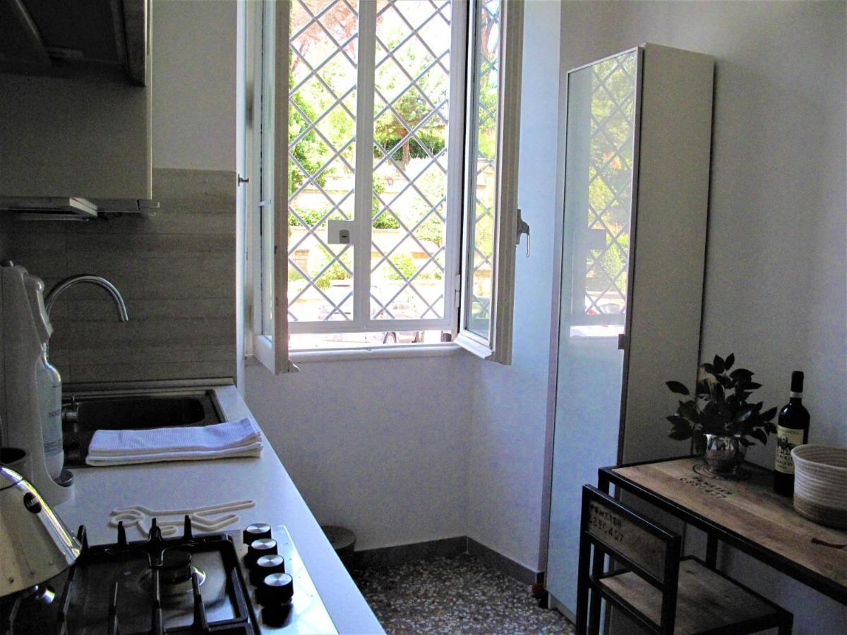 Duchi Di Castro Chic Apartment Рим Екстериор снимка