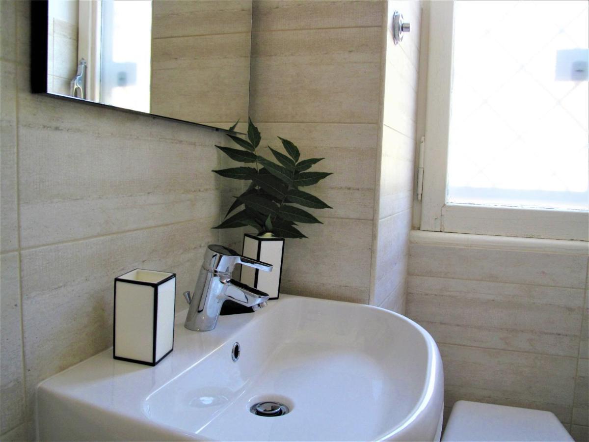 Duchi Di Castro Chic Apartment Рим Екстериор снимка