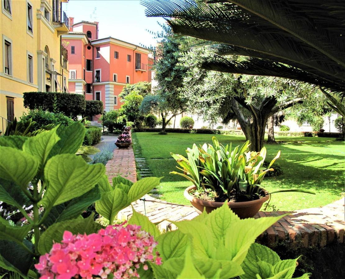Duchi Di Castro Chic Apartment Рим Екстериор снимка